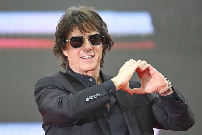 TOM CRUISE